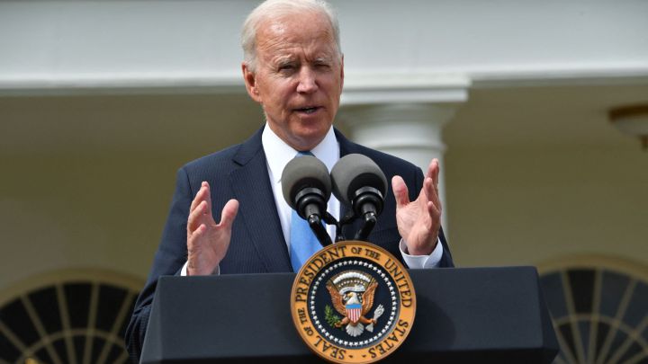 Fourth stimulus check live updates: dates, IRS tax deadline, Californian payment, Child Tax Credit