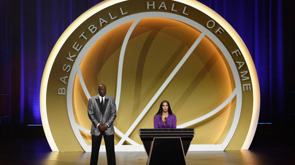 Vanessa Bryant salutes Kobe at Basketball Hall of Fame induction - \'You\'re a true champ\'