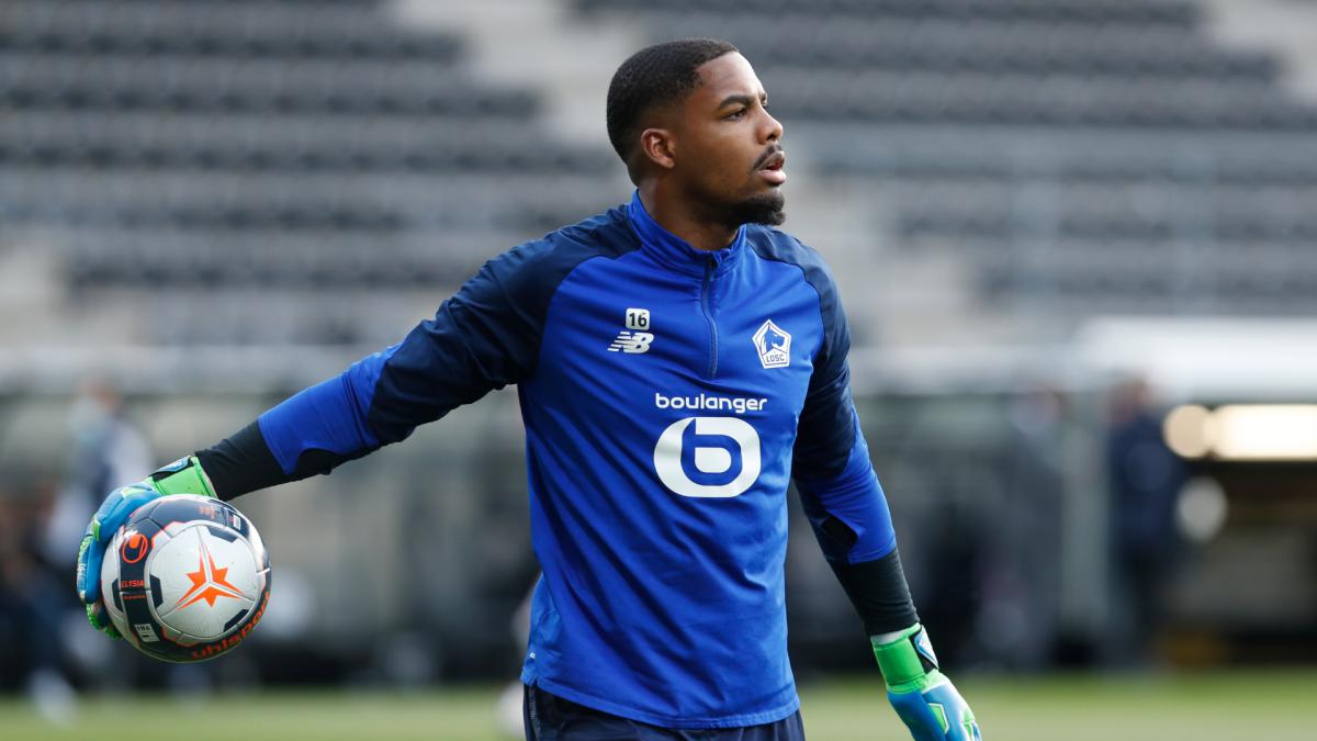 Milan sign Maignan from Lille ahead of Donnarumma departure