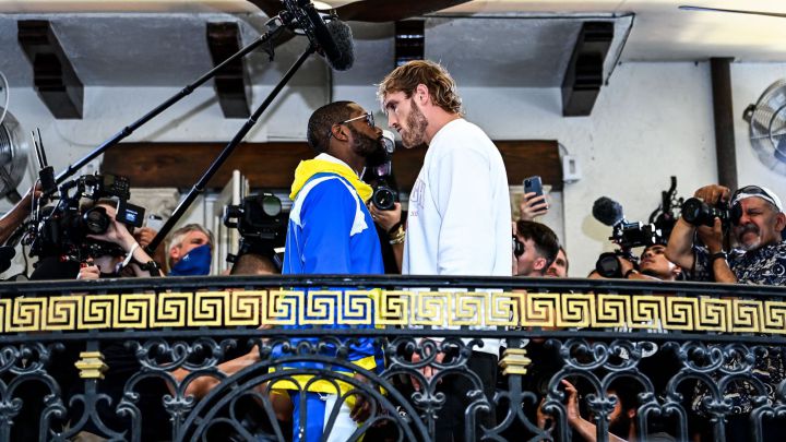 Why was the Floyd Mayweather vs Logan Paul fight delayed?