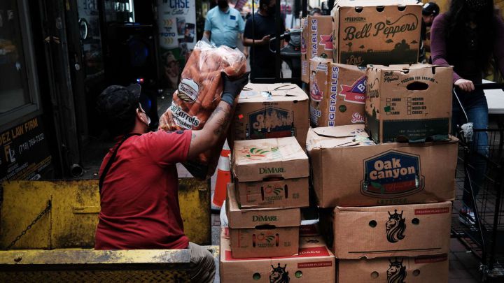 The Sunshine State offers state-funded jobless support to out-of-work residents, but there are some eligibility conditions for claimants to satisfy.