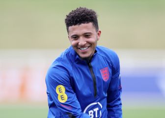 Manchester United secure Sancho signature