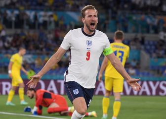 England stroll on