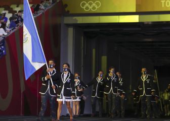 Salvadoran swimmer Celina Márquez departs Olympics