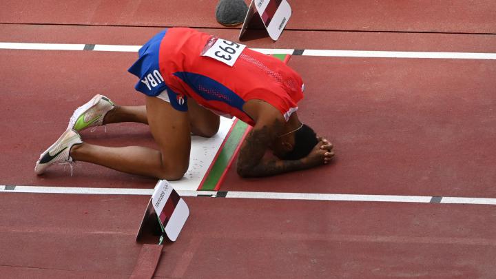 Tokyo Olympics Recap: Echevarria injury anguish after long jump silver in Greek upset, US avoid basketball shock