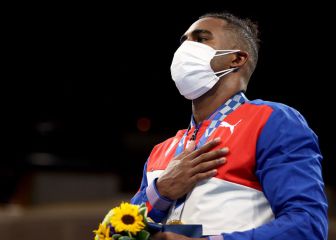 Cuban boxer López retains gold medal at Tokyo Olympics