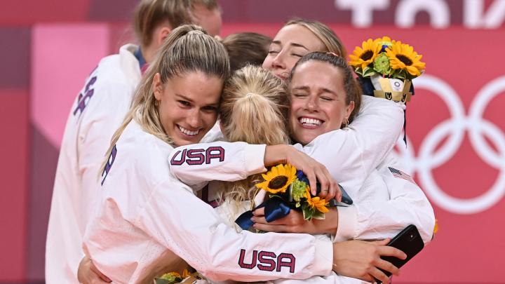 Tokyo Olympics: USA top medal table as American women strike gold on final day