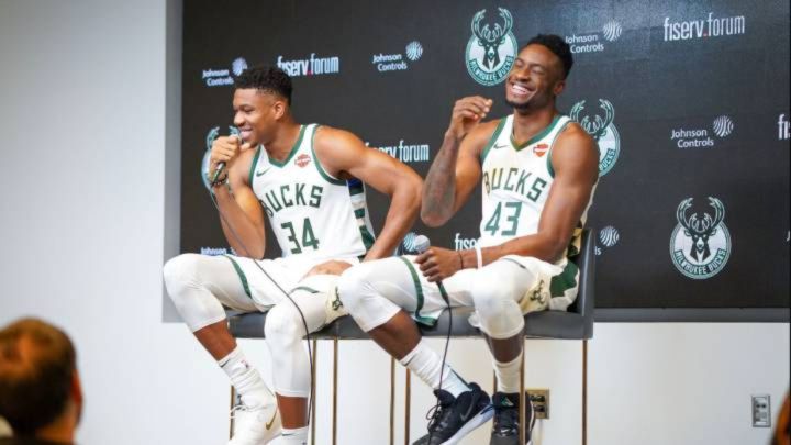 Bucks resign Giannis' brother Thanasis Antetokounmpo