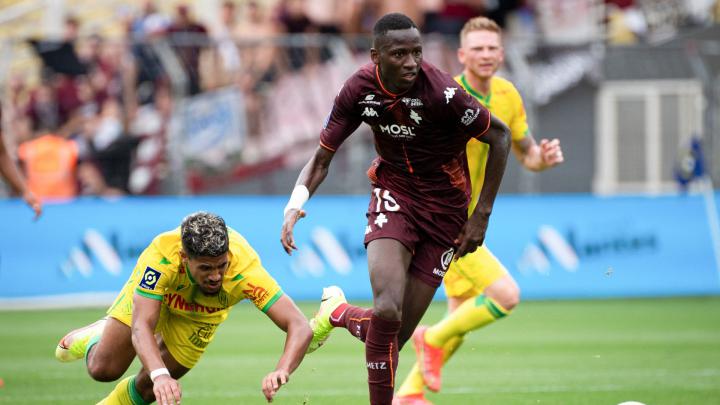 Spurs sign Metz teenager Sarr, Sissoko joins Watford