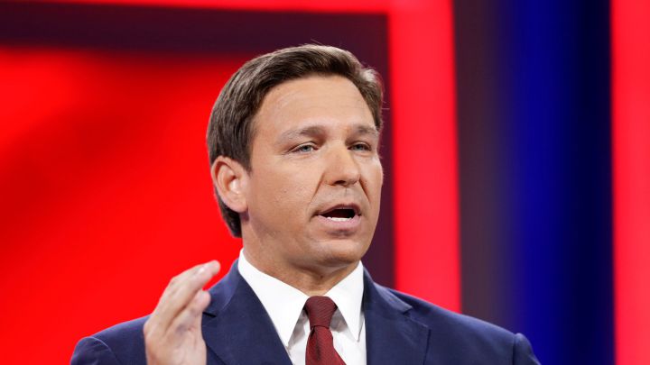 What is the vaccine mandate for schools in Florida?