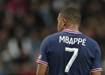Mbappé and the latest soccer transfers: live updates