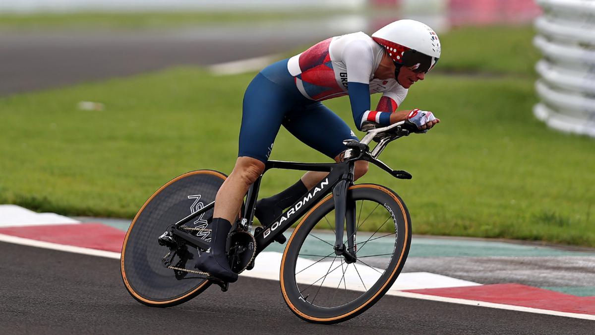 Tokyo Paralympics: Familiar Storey as British star Sarah wins record 17th gold