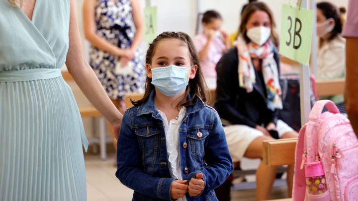 How can parents protect unvaccinated children under 12 from covid-19 risks?