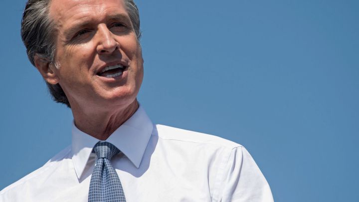 What do the California recall election polls say?