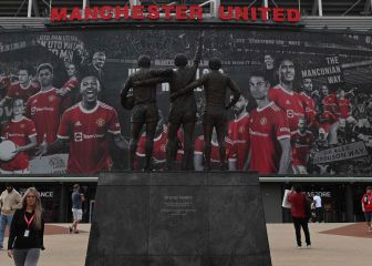 How many finals and titles do Manchester United have in the Champions League?