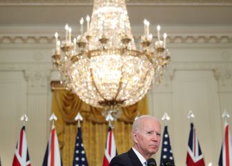 How many Americans does Biden's vaccine mandate apply to?