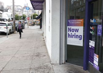 Unemployment benefit claims increased just as federal programs ended