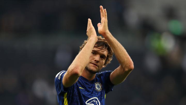 Chelsea defender Alonso latest Premier League player to stop taking a knee
