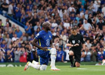 Lukaku questions effectiveness of taking the knee following team-mate Alonso's doubts