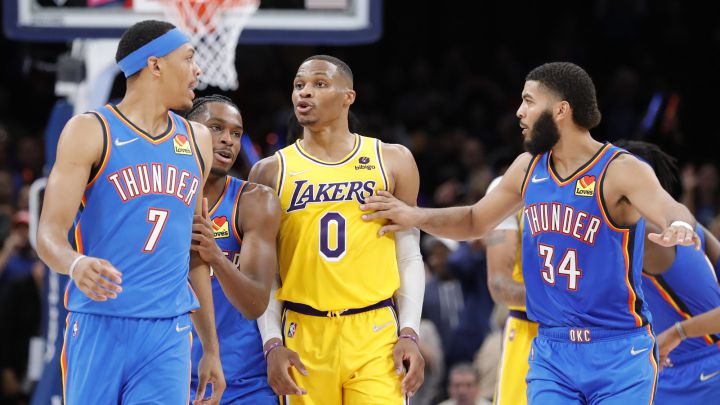 Lakers outclassed in Oklahoma in a night of NBA surprises