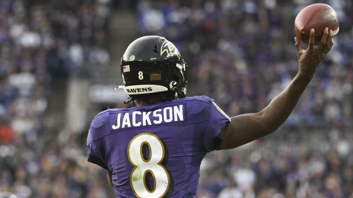 Who plays Thursday Night Football tonight week 10?