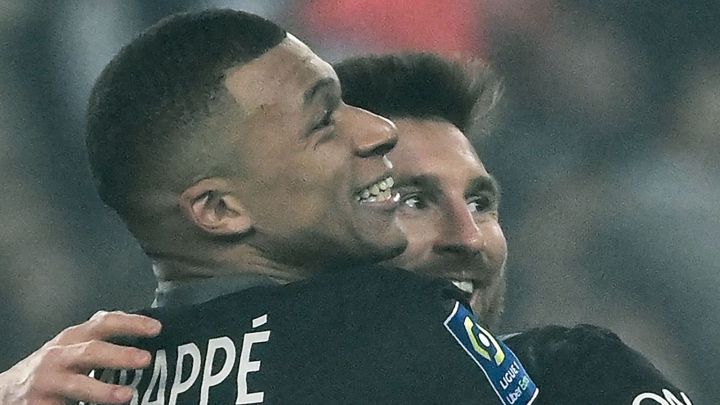 PSG: Messi says no to Barcelona return