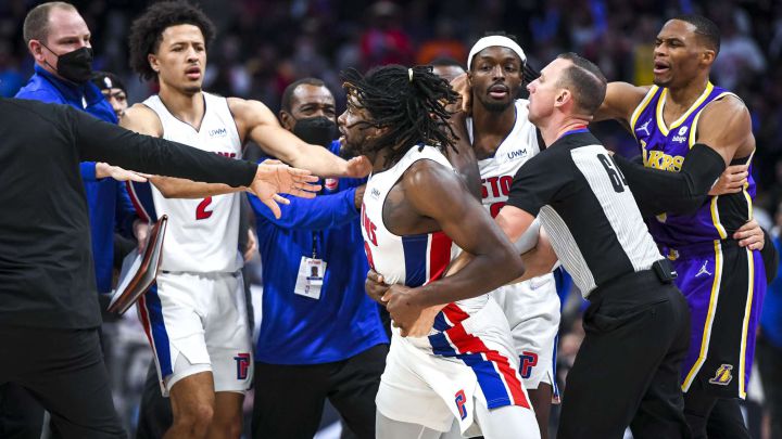 LeBron James ejected for punching Isaiah Stewart in the face