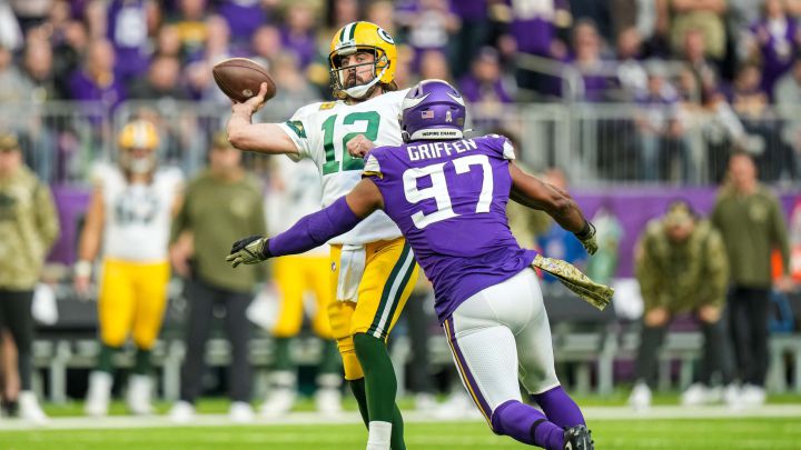 Who is Everson Griffen? What's his mental health history?