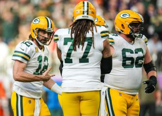 Rodgers rolls Rams, Packers improve to 9-3