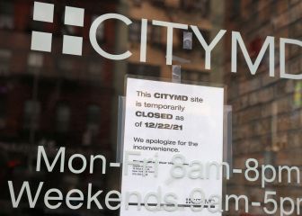 Businesses close as Omicron spreads quickly across the US