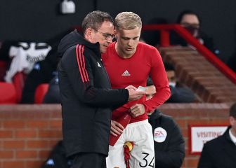 Van de Beek turns down chance to join Newcastle