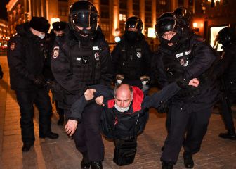 Russian 'fake news' laws target anti-war protesters
