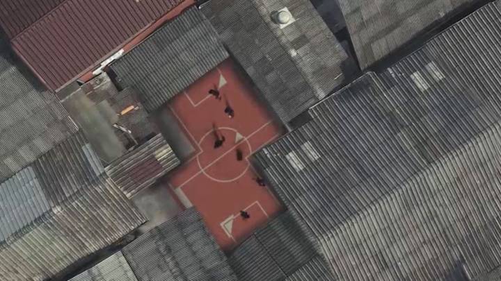 ¿Puede un campo de fútbol no ser rectangular?