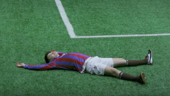 Jugar al fútbol borracho