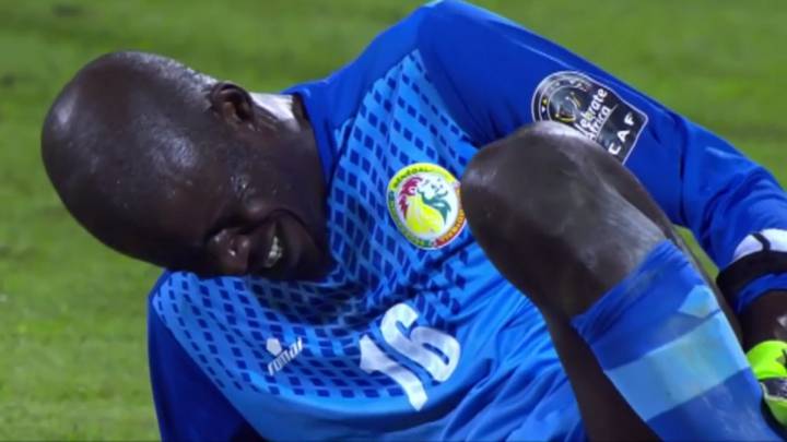 El portero de Senegal decide perder tiempo de la forma más ridícula