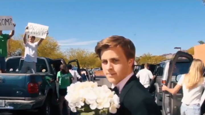 Se marca un Ryan Gosling para pedirle a Emma Stone que sea su pareja en el baile