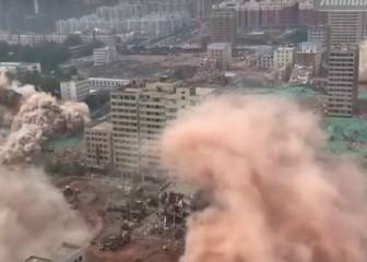 36 edificios por los aires en 20 segundos: así es la mayor demolición de China