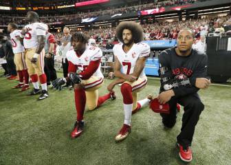 Kaepernick, jugador NFL en el paro por racismo, es premiado por sus compañeros