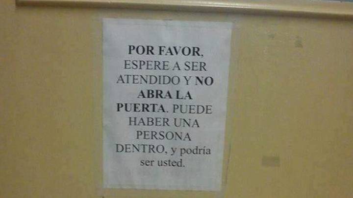 El cartel de ciencia-ficción en una consulta médica que te explica mecánica cuántica