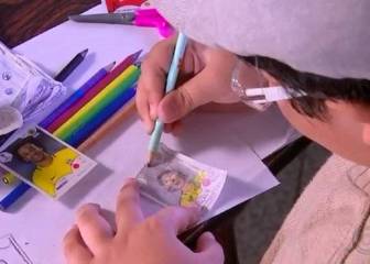 Este niño no tenía dinero para el álbum del Mundial, así que creó sus propias estampas