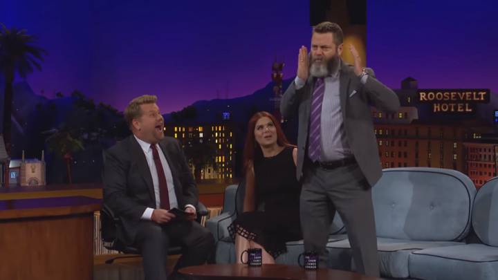 Nick Offerman supera a su personaje de ficción Ron Swanson con un 'breakdance'