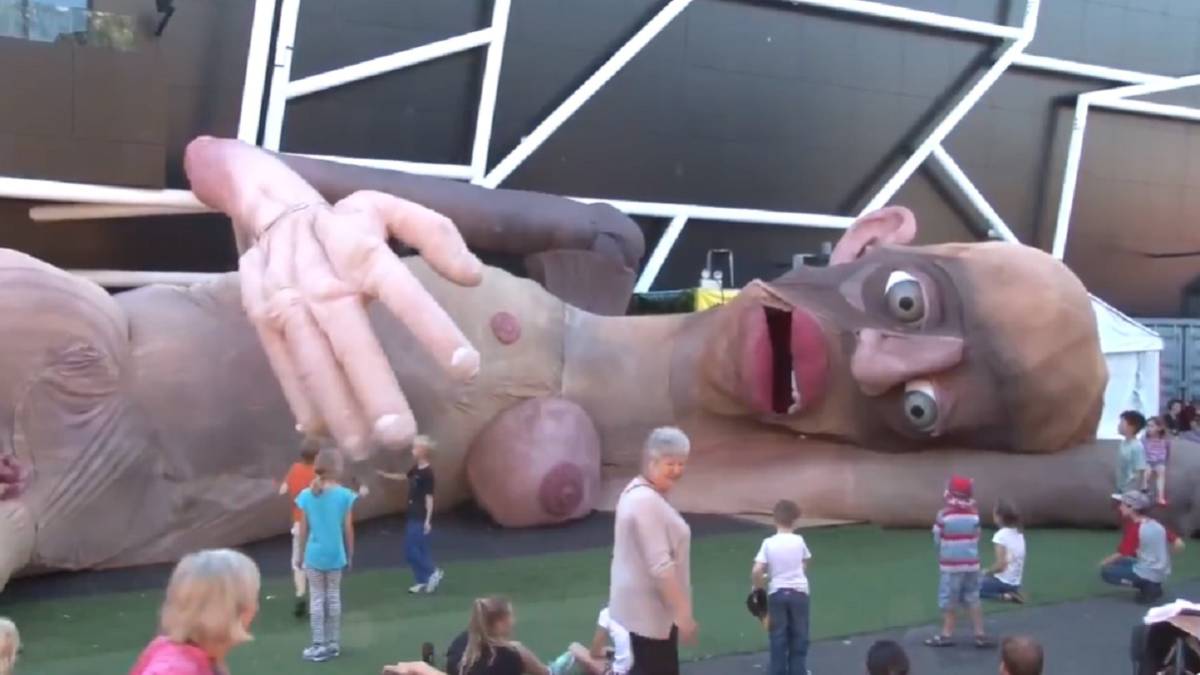 El parto más siniestro: Internet no da crédito con esta lección para niños