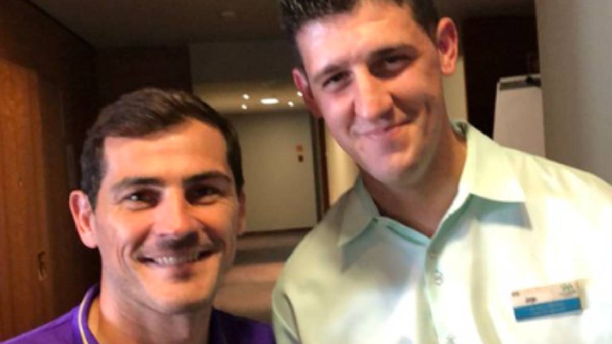 Casillas y su afición por encontrar 'parecidos no razonables' en Twitter
