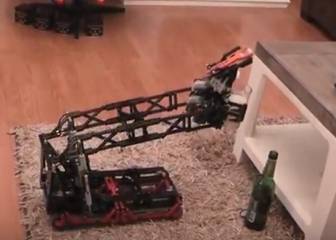 Alguien ha creado el robot soñado: sirve para abrir y traerte una cerveza
