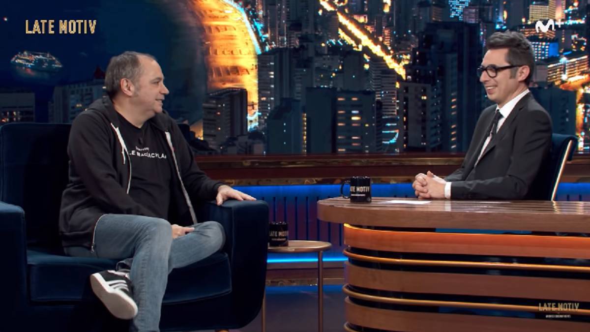 Berto Romero, presentando Late Motiv con Pepe Colubi como invitado.