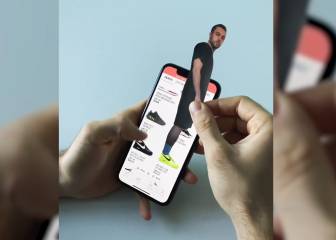La curiosa manera de probarse zapatillas si lo tuyo son las compras por internet