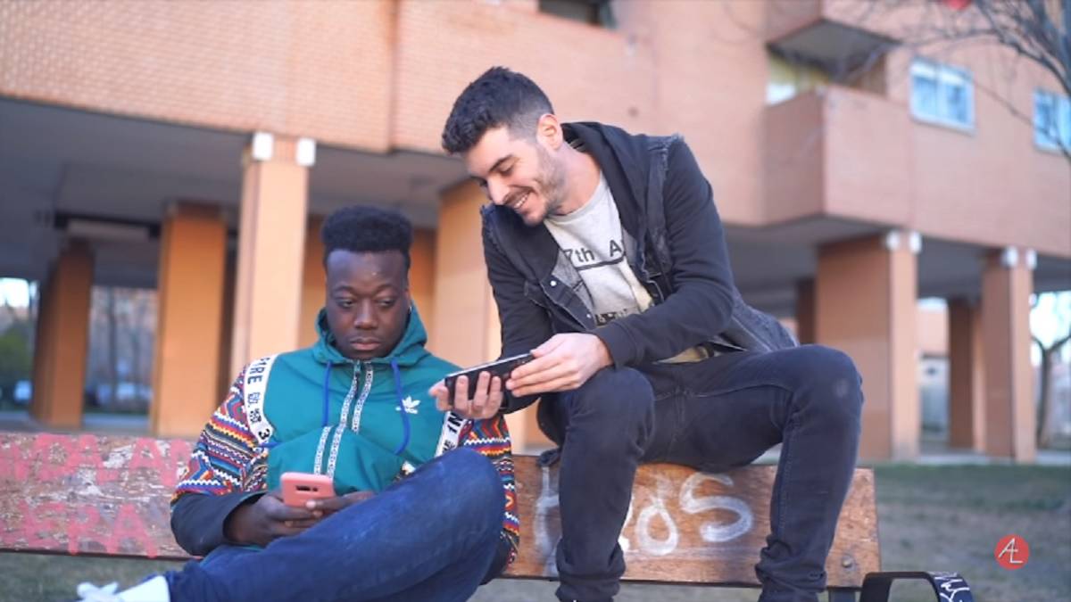 "No soy racista, pero": Antón Lofer y KOKO DC nos muestran ejempos de microracismo