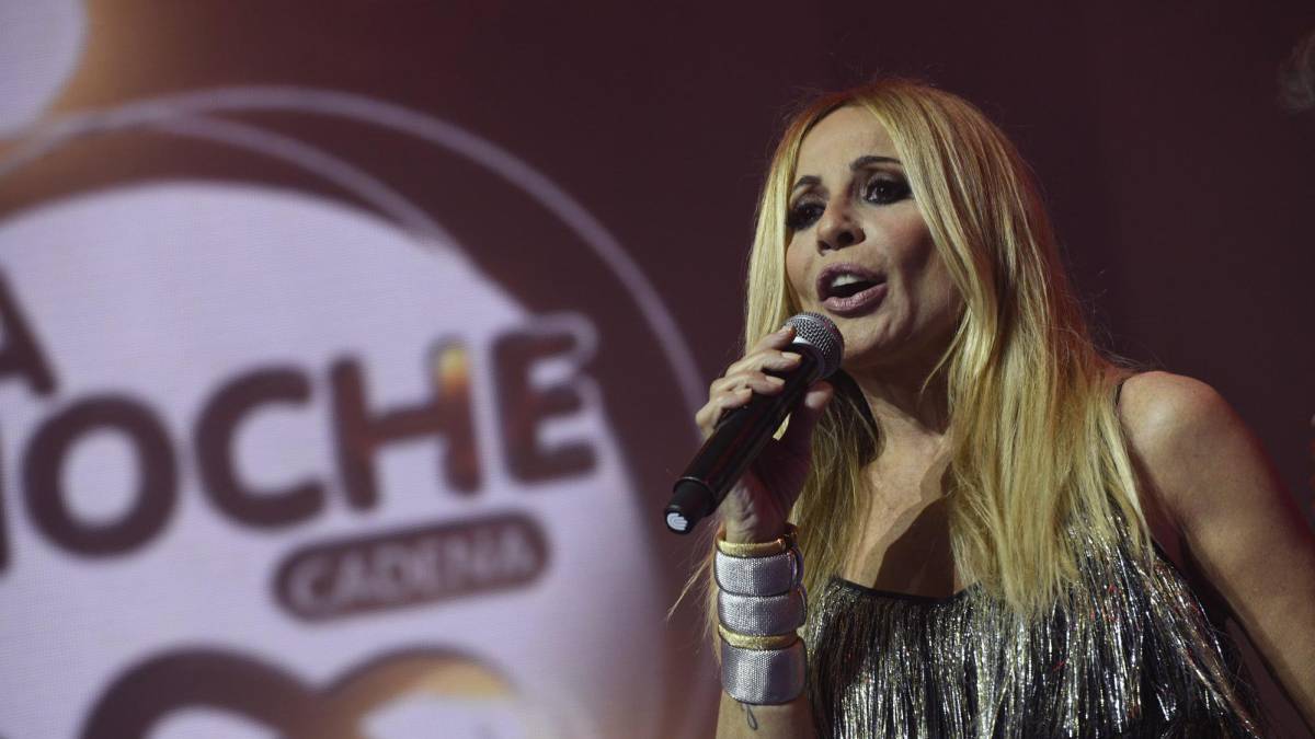 Marta Sánchez se confunde y la lía en los premios de Cadena 100
