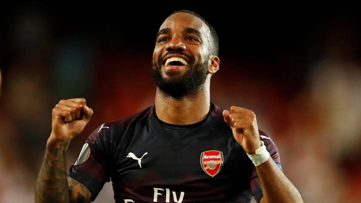 Descubren el nombre de Lacazette en la web del Barça y esta es la razón