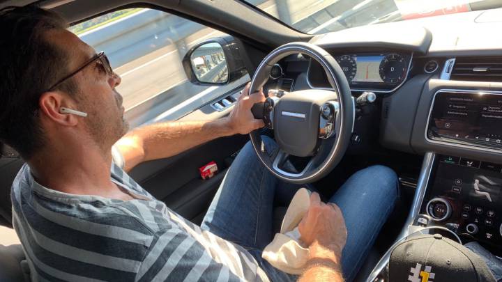 Las redes estallan contra Buffon por subir su foto más ilegal al volante